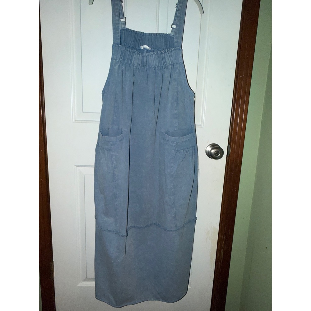 Light blue denim VERY J jumpers MODESTY dress size med NWOT